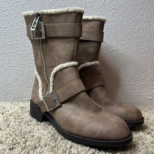 CHARLES BY CHARLES DAVID Chestnut Camper Faux Fur Moto Motorcycle Boots sz 7.5